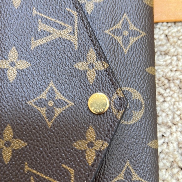 LOUIS VUITTON monogram Jeanne wallet with Louis Vuitton inserts - Picture 7 of 14